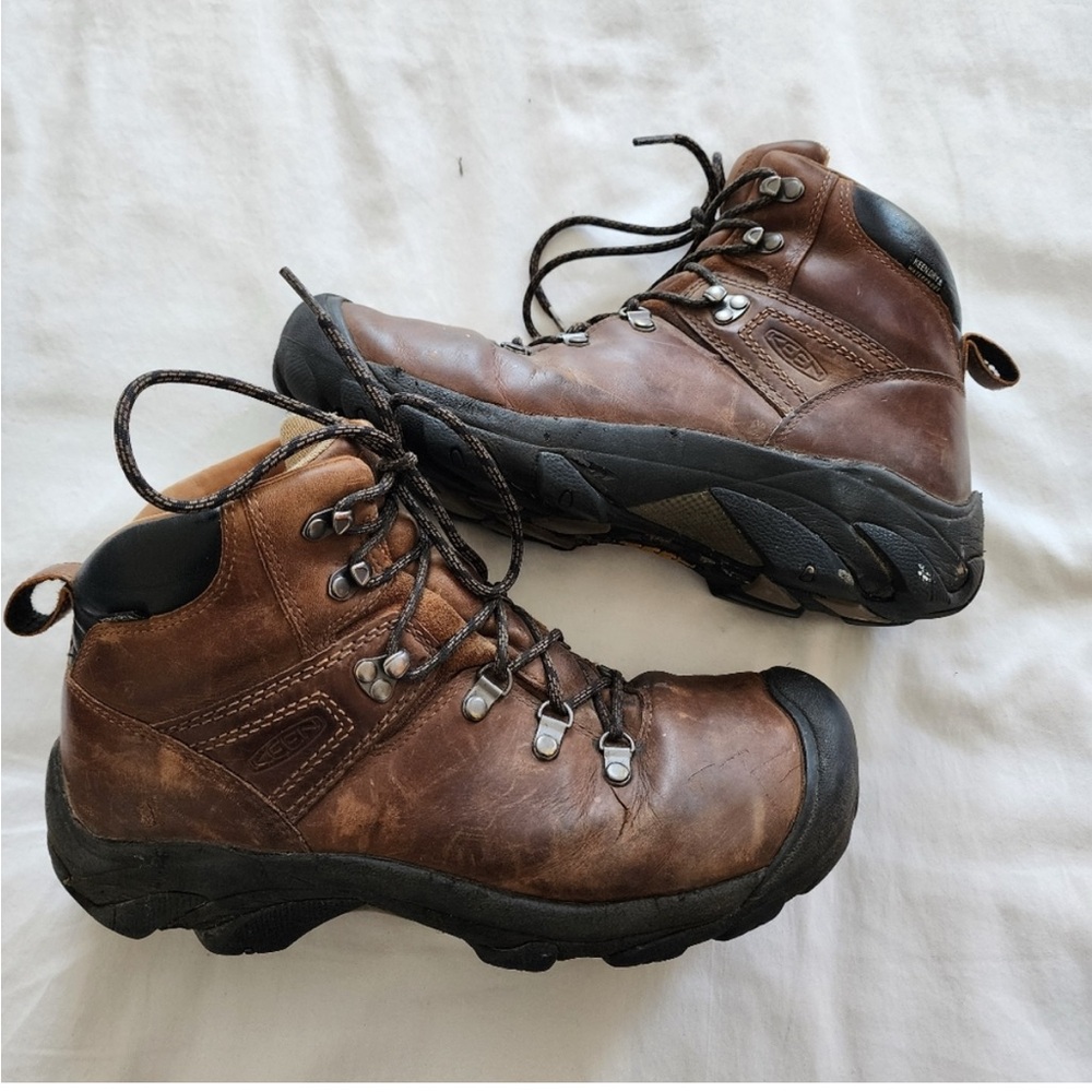 Keen Pyrenees boots